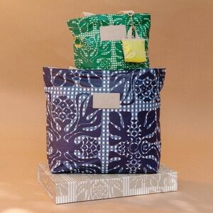 Aloha Collection Mauka to Makai by Manuheali’i Holiday Gift Box Set, NWT.